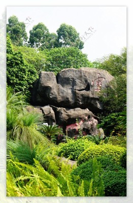 假山石雕的藝術(shù)與編號09037746素材的獨特魅力