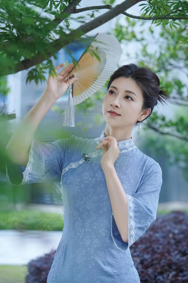 典雅端莊，如蘭綻放 斕曦（沈眉莊）商務合作邀約